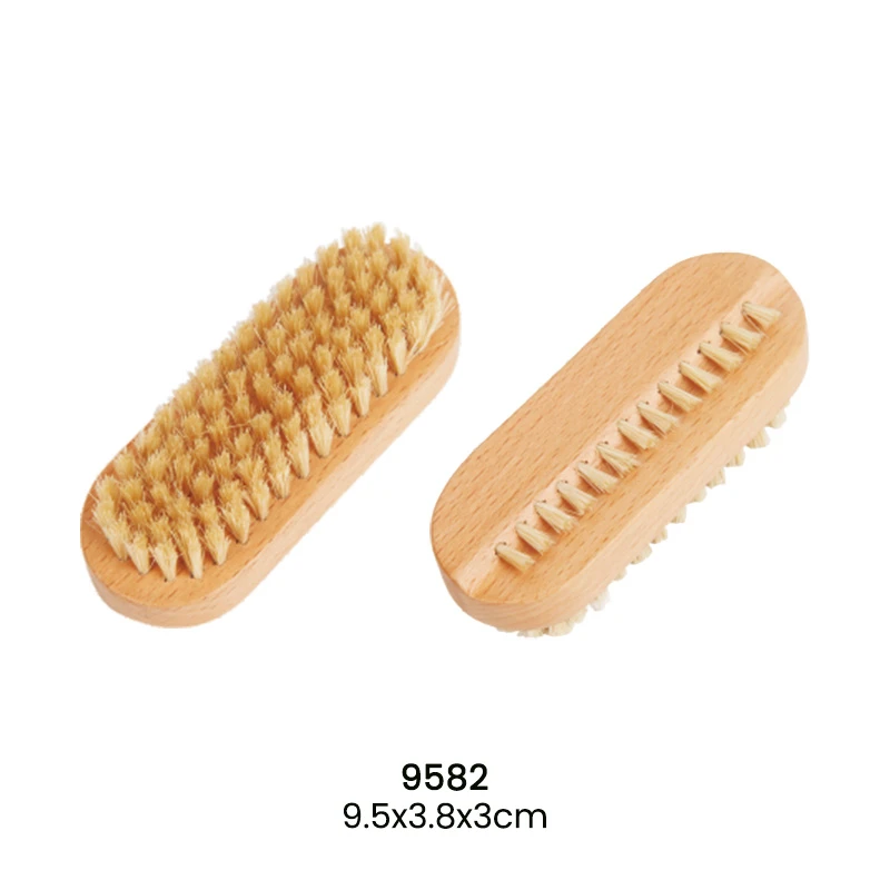 다른 강모를 가진 못 먼지의 밑에 청소하는 손톱 솔